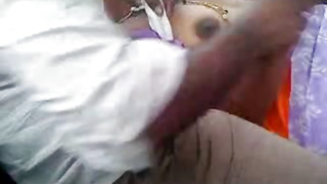 برندی عشق با یک برنزه از لباس شنا تنه مرد فلم سکس دختر باکره ماچو را نوازش کرد و خودش را به بیدمشک داد