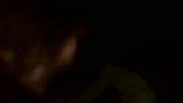 مردی با یک سوراخ ناف فلم سکس هید در آرایشگاه به یک دختر خیره می شود