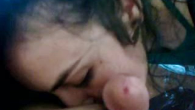گزیده ای از جوجه های جوان که فلم خارجی سکس کلاه های یکدیگر را لیس می زنند