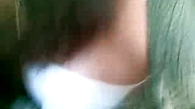 سبزه جوان در حال فلم سکس خر انجام از blowjob در دوربین خانه