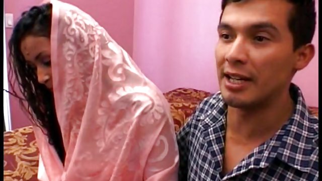 شوهر اوتفاشیل همسر باردار و پیرزن در جوانان فلمسکس جدید خود