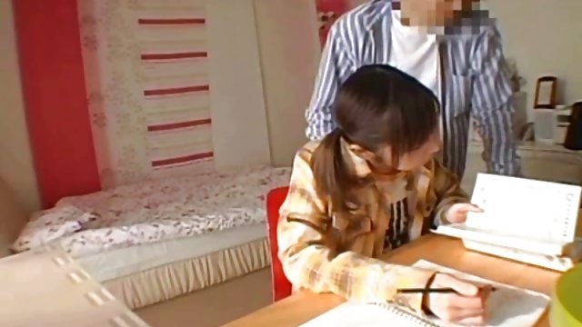 هاال به آسیایی کمک می کند که سینه بند بنفش مقعد را با اسباب بازی های جنسی خودارضایی فلم سکس چاق کند