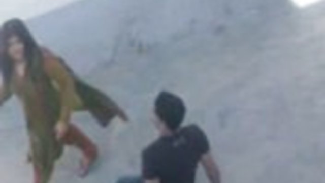 جوجه جوان لباسهایش را بیرون آورد فلم سکس بکارت و بیدمشک موهایش را نشان داد