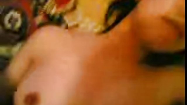 آسیایی به دوست فلم سکس دختری زدن جوان ماساژ می دهد و با او رابطه جنسی برقرار می کند