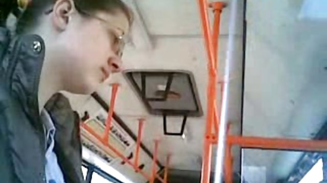 بازرگان از محل کار بازمی گردد و با یک مادر سینه در محل کار منقبض فلم سكس تاجكستاني می شود